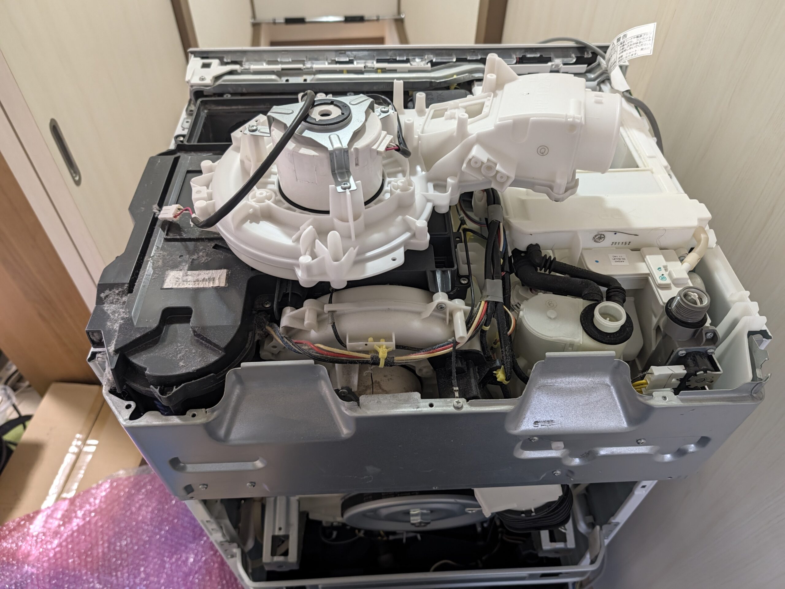 NA-VX900BLの乾燥用ファン周辺の部品